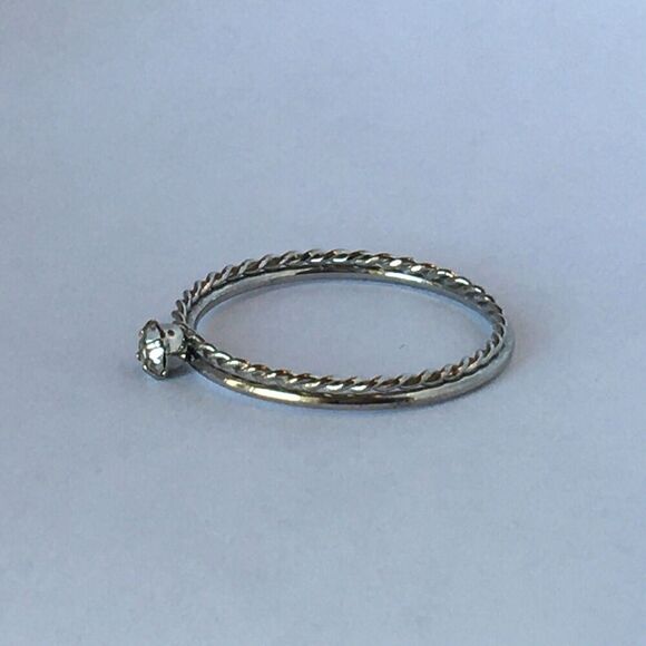 Vintage Ring Size 7.5 Silver Tone Double Twist Band Prong Set Rhinestone - Picture 7 of 10